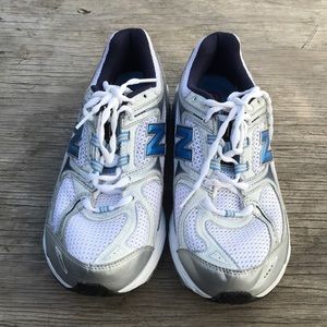 Men’s New Balance 1012 Athletic Shoes size 9 wide